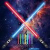 WDKXCN Spada Laser Bambini, 2 Pezzi Spade Laser, RGB 7 Colori Lightsaber con Suono di Combattimento, 2 in 1 Spada Laser Telescopiche Giocattolo, Spade Giocattolo per Regalo&Giocattoli Cosplay Ragazzo