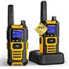 Radioddity HD-1 Walkie Talkie IP67 impermeabile, Set radio PMR robusto, antipolvere e antishock con chiamata di gruppo a un tasto, allarme vibrante, SOS, ricarica via base e USB-C (2 pezzi, giallo)