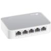 TP-Link TL-SF1005D Switch Desktop, 5 Porte RJ45 10/100 Mbps, Plug & Play, Tecnologia Green Ethernet, Controllo di Flusso IEEE 802.3x, Contenitore di Plastica, Installazione Facile, Facile da Usare