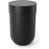 Umbra Touch Cestino con Coperchio, 6 Litri, Nero | Linee curve, design compatto, adatta a bagno e ufficio, plastica riciclata