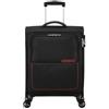 American Tourister Trolley morbido cabina, bagaglio a mano. Presenta 4 ruote girevoli e chiusura integrata con combinazione a 3 cifre con funzione TSA. Dispone di un ampio scomparto principale, cingh