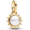 PANDORA ME Mini pendente con sole placcato in oro 14k con perla coltivata d'acqua dolce bianca trattata
