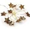 hellum 151060 - Ghirlanda luminosa a LED con stelle, 20 stelle di corteccia di betulla, luce bianca calda, con timer, funzionamento a batteria (3 x AA non incluse), decorazione natalizia per interni