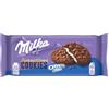 Milka, Cookie Sensations Oreo, Biscotto al Cacao con Goloso Ripieno di Crema Oreo e Pepite di Cioccolato al Latte, con Latte Alpino, Cacao Sostenibile, 156g (6 biscotti da 26g)