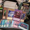 Lotto YUGIOH 350 carte originali con Neos e Veleno Affamato Yu-Gi-Oh! 20 FOIL