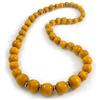 Avalaya Collana di perline in legno graduate giallo polveroso - 80 cm di lunghezza