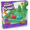 KINETIC SAND, PLAYSET CASTELLI DI SABBIA ASSORTITO, SABBIA CINETICA CON BASE DI GIOCO, SABBIA MAGICA, SABBIA COLORATA A SORPRESA 454GR, 3 FORMINE INCLUSE, GIOCATTOLI PER BAMBINI E BAMBINE, 3+ ANNI
