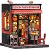 CUTEBEE Book Nook Kit - Miniatura di Casa delle Bambole DIY con Luci LED, Casa in Miniatura a Tema Pizza da Costruire da Soli, Regali (Uncle Joe's Pizzeria)