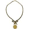 CHANEL Pre-Owned - Choker con pendente Medallion e fiocco 1995 - Donna - placcatura in oro/pietre sintetiche/pelle di vitello - Taglia unica
