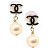 CHANEL Pre-Owned - Orecchini con logo CC 2011 - Donna - placcatura in oro/perla artificiale - Taglia unica