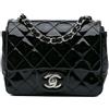 CHANEL Pre-Owned - Borsa a tracolla Square Classic mini con battente e finitura lucida 2012-2013 - Donna - pelle lucida - Taglia unica - Nero