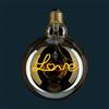 AMARCORDS - Lampadina Led dimmerabile, filamento con la scritta LOVE, luce calda 2500K, vetro ambrato tipo globo, E27, 4W