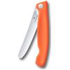 Victorinox Swiss Classic Coltello da Picnic Pieghevole, 11 cm, Arancione | Lama seghettata in acciaio inossidabile ideale per frutta, verdura e pane, sicura per campeggio, Prodotto in Svizzera