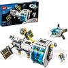 LEGO 60349 City Stazione Spaziale Lunare, Giocattoli Ispirati alla NASA, 5 Minifigure di Astronauti, Giochi Creativi per Bambini dai 6 Anni in su