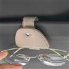 Qirc Porta occhiali da sole in pelle per auto, 2 pezzi, supporto magnetico per occhiali da sole, clip per occhiali da vista auto, adatto per visiera interna dell'auto e occhiali di diverse dimensioni