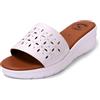 JOMIX Ciabatte Donna Estive Comode con Zeppa Bassa Sandali Estivi Eleganti Pantofole Ortopediche da Casa con Plantare Morbido e Fiori Intagliati TD5950 Bianco 39