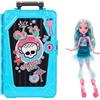 Monster High Segreti da Brivido - Lagoona Blue Destinazione Oasi di Gore-geous, set con bambola e valigia piena di 19 sorprese, abiti e accessori inclusi, 4+ anni, JDR51