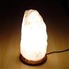 Lampade di Sale Store Lampada di Sale Himalayano Bianca grezza 6-8 kg con luce calda e base in legno