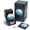 The Wand Company Poké Ball Replica autentica - realistica, Elettronica, in pressofusione Poké Ball con vetrina. Caratteristiche della Luce - Licenza Ufficiale Pokémon (Dive Ball)