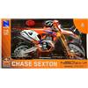NEW RAY NY49743 KTM 450 SX-F RED BULL N.1 CHASE SEXTON 1:6 Modellino