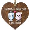 Stuff4 Targa per 15° anniversario di matrimonio, regalo per marito e moglie, 15 anni insieme, cuore in legno con scritta Happy Crystal Anniversary, per donne e uomini, partner, cartello in legno scuro