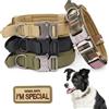 KCUCOP Collare tattico per cani, in stile militare, con 2 toppe, larghezza 3,8 cm di spessore, con manico, collare K9, regolabile, con fibbia in metallo resistente, per cani M, L, XL (XL, mimetico con