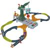 THOMAS & FRIENDS Il Trenino Thomas - I Suoni di Sodor Cranky Delivery, set con tre personaggi della serie, pista con suoni e trenini motorizzati a pile, giocattolo per bambini, 3+ anni, HXG13