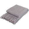 Coastline, Coperta decorativa in maglia super morbida, per divano e letto, coperta da viaggio leggera, morbida e accogliente, motivo delicato con frange, 127 x 152 cm, colore rosso, colore grigio