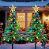 Ninonly Albero di Natale con Luce Solare e Ricarica USB, 2 Pezzi 1.1m Lampade Solari Alberi di Natale con 100LED Catena Luminosa Fragola, Impermeabile Luci Natalizie Decorazioni per Giardino Cortile Esterno