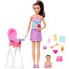 Barbie - Skipper Babysitter, set con bambola castana,mini bambolotto dai capelli bruni, seggiolone e 8 accesori a tema inclusi, giocattolo per bambini, 3+ anni, JJB44