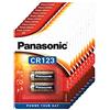 Panasonic batteries Panasonic CR123 batteria al litio cilindrica per dispositivi leggeri con elevato fabbisogno energetico come rilevatori di fumo, sistemi di allarme, proiettori, telecamere, 3V, 10 confezioni (20 pezzi)
