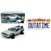 OPO 10 - Auto 1:24 + Replica a grandezza Naturale della Targa Outatime dei Volanti Delorean Compatibile con del Film Back TO The Future 2 (PF09)