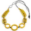 Avalaya Collana lunga geometrica con perline di legno dipinte gialle e cordoncino nero, 100 cm max/regolabile