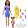 Barbie - Skipper Babysitter, set con bambola castana,mini bambolotto dai capelli bruni, vasca da bagno e 6 accesori a tema inclusi tra cui una paperella di gomma, 3+ anni, JJB43