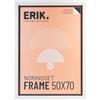 Grupo Erik Cornice 50x70 cm Bianca - Portafoto da Parete in MDF Effetto Legno per Poster, Quadri, Puzzle o Foto | Cornice da Parete con Accessori per Appendere Inclusi e Packaging Protettivo