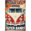 WADORN Cartello In Metallo Vintage Outer Banks Pogue Life, 20x30cm Life Quotes Retro Metal Poster Signs Divertente Wall Art Poster Placca Decor per Casa Garage Man Cave Giardino Cabin Rustico Club Bar