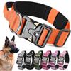 AKOFIC Collare Tattico Cane Regolabile con Maniglia di Comando, Imbottito Collare per Cani Militare in Nylon con Fibbia in Metallo per Cani di Taglia Media e Grande Addestramento (Arancione, M)