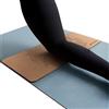 Navaris Ginocchiera Yoga in Sughero - Tappetino Antiscivolo Spesso 6 mm - Tappeto Rettangolare per Ginocchia 60 x 25 cm - Tappetino Yoga Mat Leggero con Cinghia per il Trasporto