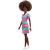 Barbie - Bambola Fashionistas n. 247, con capelli neri ricci, abito con colletto a righe rosa e verdi, accessori come orologio arancione e sneaker bianche inclusi, 3+ anni, JJN60
