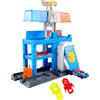 Hot Wheels - Torre di Polizia, set espandibile a tre piani con veicolo della polizia incluso, pista collegabile con sistema Speed Snap completa di rampe e deviatori, 3+ anni, JHL74