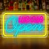 GOEDCH Insegne al Neon a LED WE ARE Open: 42X23 CM Open Sign, Un'insegna al Neon Colorata Composta da Giallo, Rosa e Blu, Lettera Aperta Luce per Bar, Negozio, Salone, Hotel e Caffè