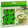 Decora 0255237 Placca Tagliapasta Mini Milk CupCookies, ideale per realizzare 22 mini biscotti a tema Calcio, da affondare nel latte per rendere unica la colazione. Dim. 21x14,7x1,7 cm