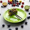 City to Cottage® Piatto da Frutta da 20cm in Ceramica Invetriata | Piattino da Dessert Realizzato e Dipinto a Mano | Fantasia a Pois Verde Lime e Bianco