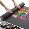 Newverest Tappetino Puzzle Newverest 139.7 × 90.2 cm, Design Arrotolabile Per Le Tue Serate Di Gioco, Fino a 3000 Pezzi, Poliestere Liscia con Base Antiscivolo, 3 Vassoi, Borsa con Cerniera