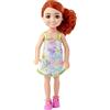 Barbie - Mini bambola Chelsea, alta 15 cm, capelli rossi e occhi azzurri, con abito rimovibile dal motivo floreale e scarpe rosa, giocattolo per bambini, 3+ anni, HNY56