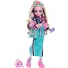 Monster High - Lagoona Blue, bambola con top corto e una maxi gonna sportiva, con pesciolina Neptuna e 7 accessori tra cui occhiali da sole a forma di conchiglia, snack e borsetta, 4+ anni, JHK33