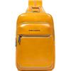 PIQUADRO - Borsa monospalla convertibile in zaino in pelle - Colore Giallo - Uomo elegante