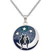 Sea Gems Collana con pendente in smalto, motivo gatti davanti alla luna