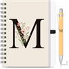 BBTO Set di Quaderno e Penna Personalizzati con Iniziale M, Quaderno a Spirale Floreale B6 con Penna in Bambù Lettera Regalo per Donne e Uomini Natale Compleanno San Valentine Amica Collega Maestre