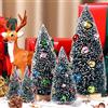 EIMMBD 5 mini alberi di Natale artificiali decorazioni per alberi di Natale da tavolo con spazzola per bottiglie piccoli alberi di sisal con neve e perline colorate per interni ed esterni, casa,